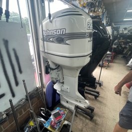 2001 Johnson OceanPro 225 HP Outboard Engine
