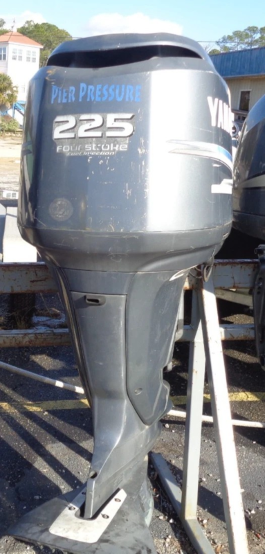Pre-Owned 2005 Yamaha F225 225HP Four Stroke 25" Outboard Motor - 950 Hours