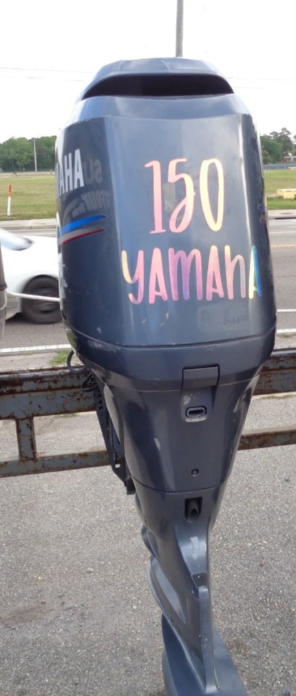 PRE-OWNED 2014 YAMAHA F150 25" 4-STROKE OUTBOARD BOAT MOTOR - 150 HP ENGINE WITH 332 HOURS — Used Outboards