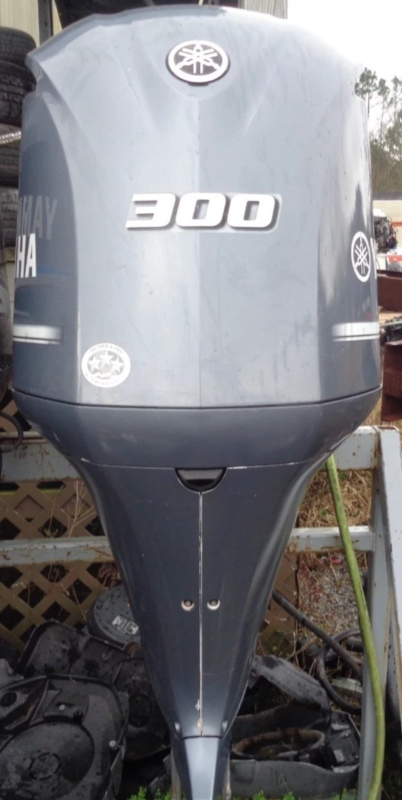 PRE-OWNED 2019 YAMAHA 300 HP 25" FOUR-STROKE OUTBOARD MOTOR F300 - Used Outboard Engine