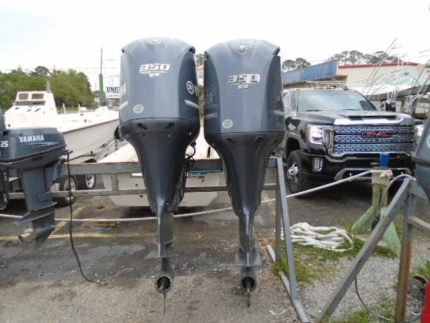 Used Yamaha 4-Stroke Outboard Engines - Counter Rotating Pair V8 350 HP 30