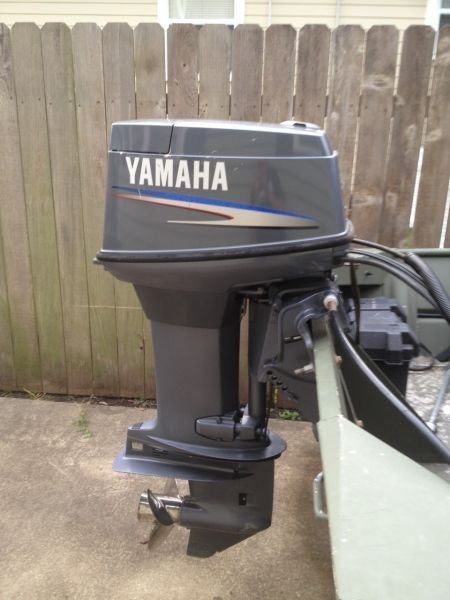 p1344439236214236.jpg 2006 Yamaha 50 HP 4-Cylinder EFI 4-Stroke 20" (L) Outboard Motor - Image 1